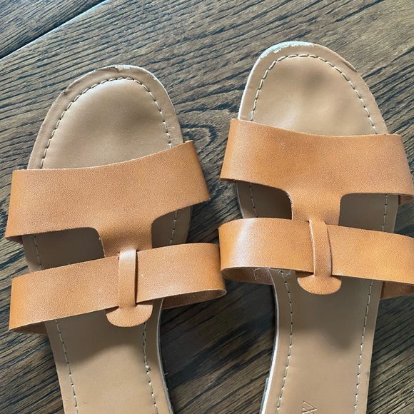 Size 7. J Crew Leather Sandals. Camel Brown. - Picture 3 of 3